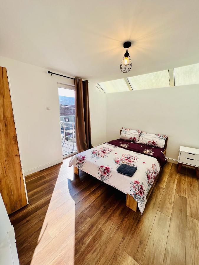 Master Adventure Guest House Vadul lui Carol II Exterior foto